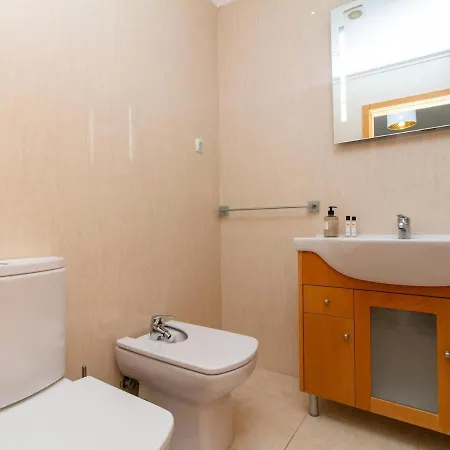 White 62 House - Private Terrace & Holiday home *
