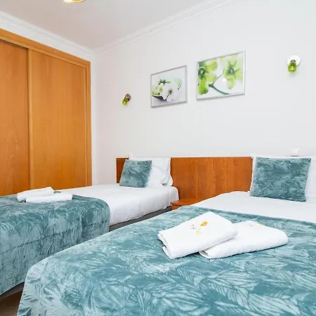 White 62 House - Private Terrace & Holiday home *